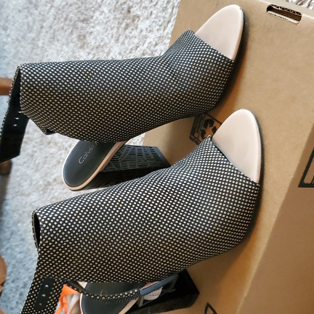 Calvin Klein contemporary black & tan bootie
